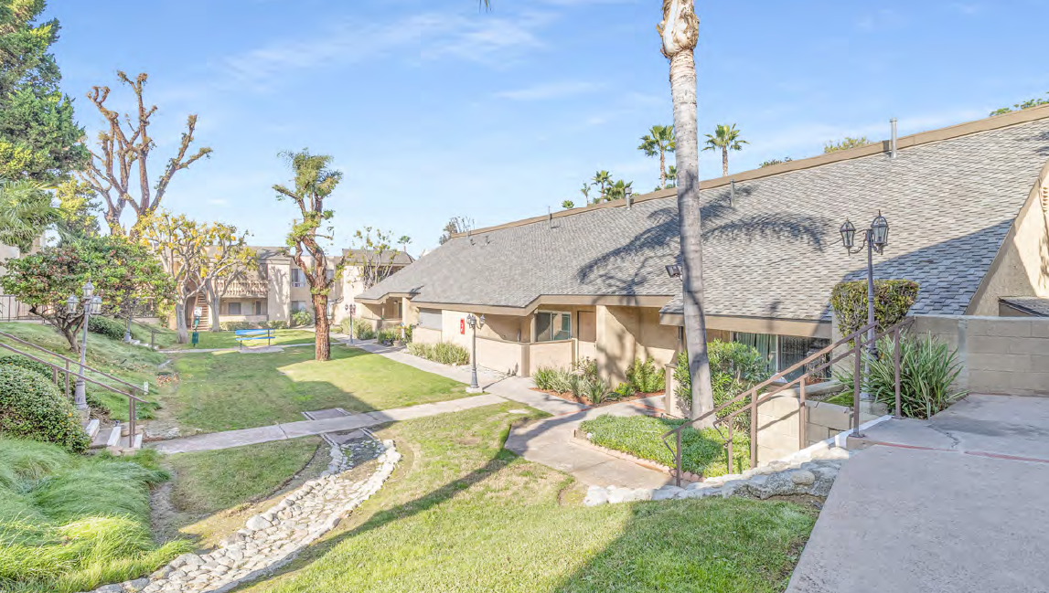 Nineteen01 West Covina - Grounds