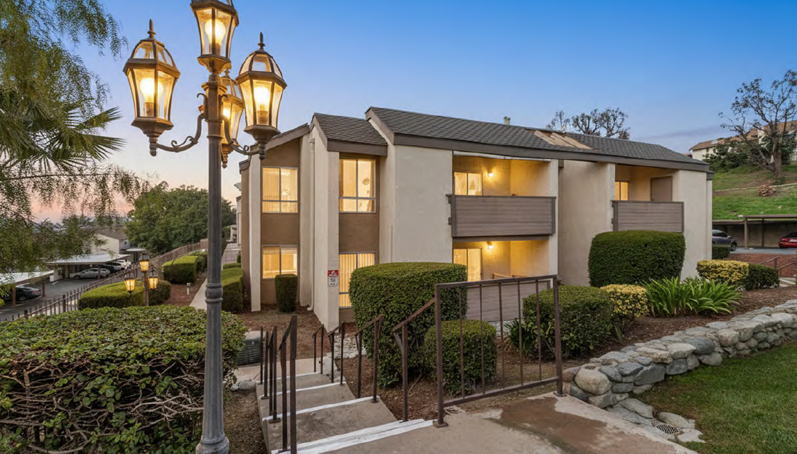 Nineteen01 West Covina - Lamp Post