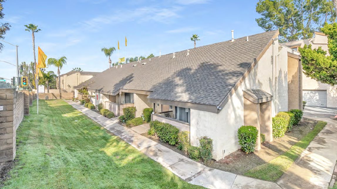 Nineteen01 West Covina - Landscape